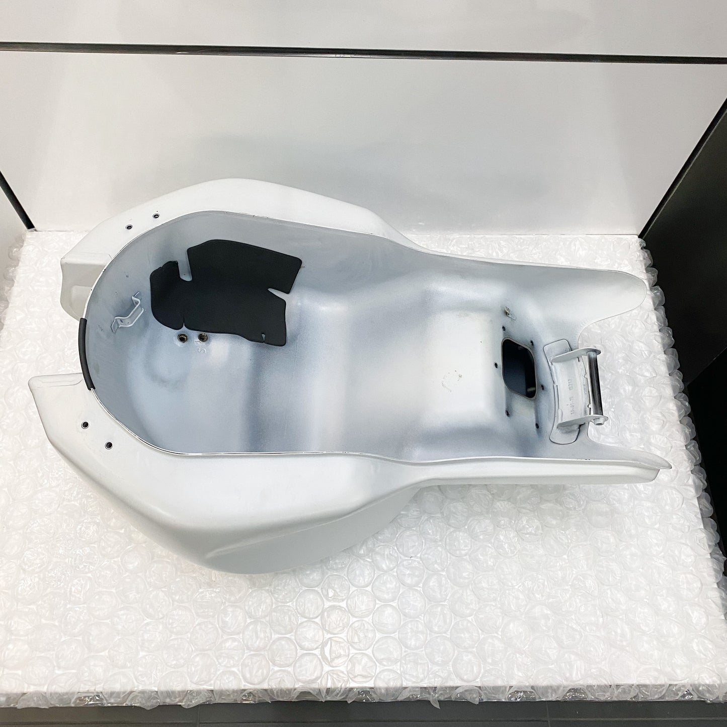 Ducati Monster 821 White Gas Tank Take-Off 58612001CW