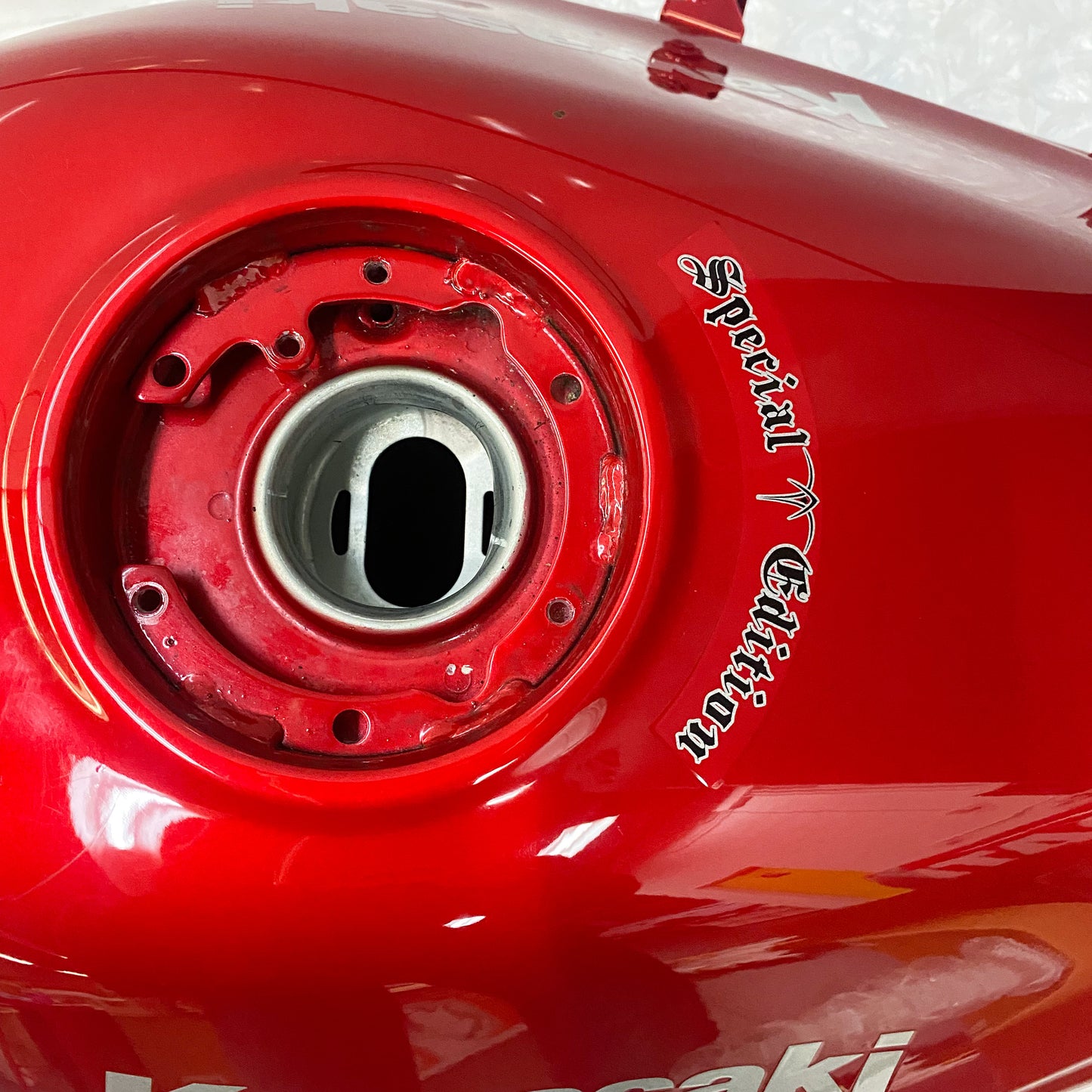 Kawasaki Ninja 250R Special Edition Red Gas Tank 51086-5339-G2 USED