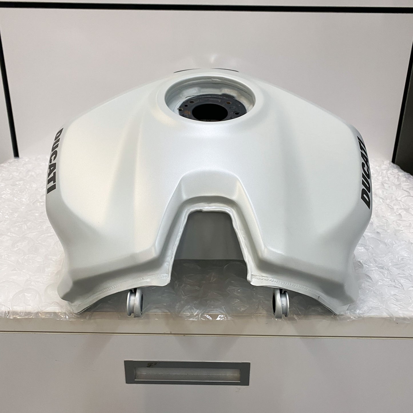 Ducati 959/899 Panigale Gas Tank, White 58612061AW USED
