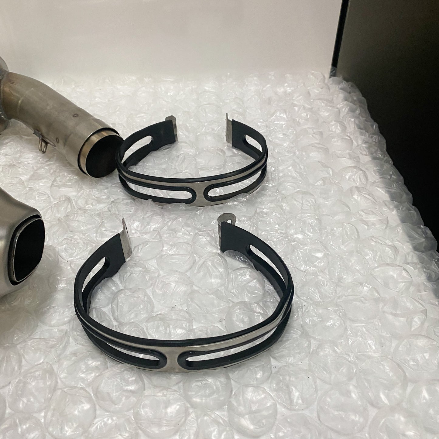Ducati 848 EVO/848 EVO CORSE SE Stock OEM Exhaust Take-Off 57413171A & 57313171A (6)