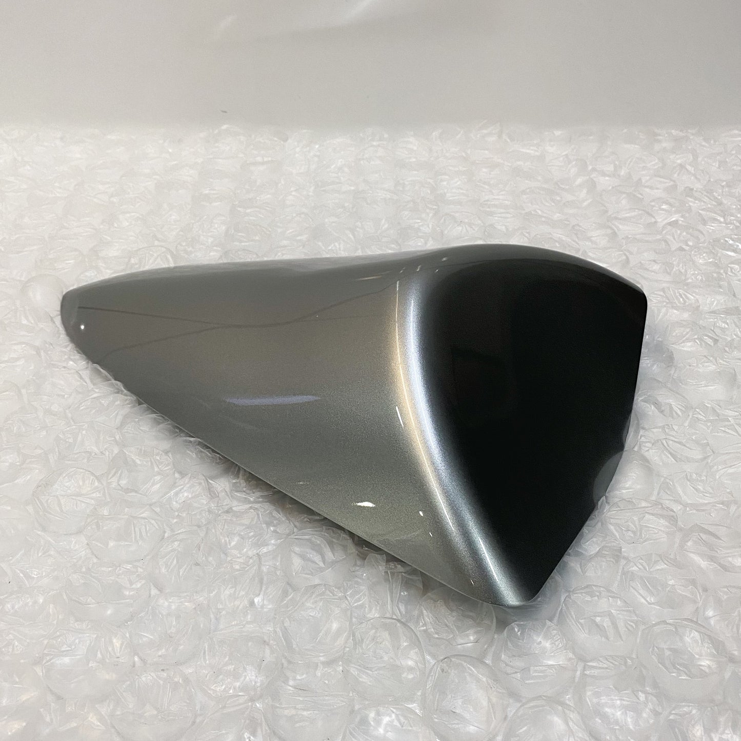 Kawasaki ZX600 '07 Seat Cover Kit, Silver 99996-1354-17M