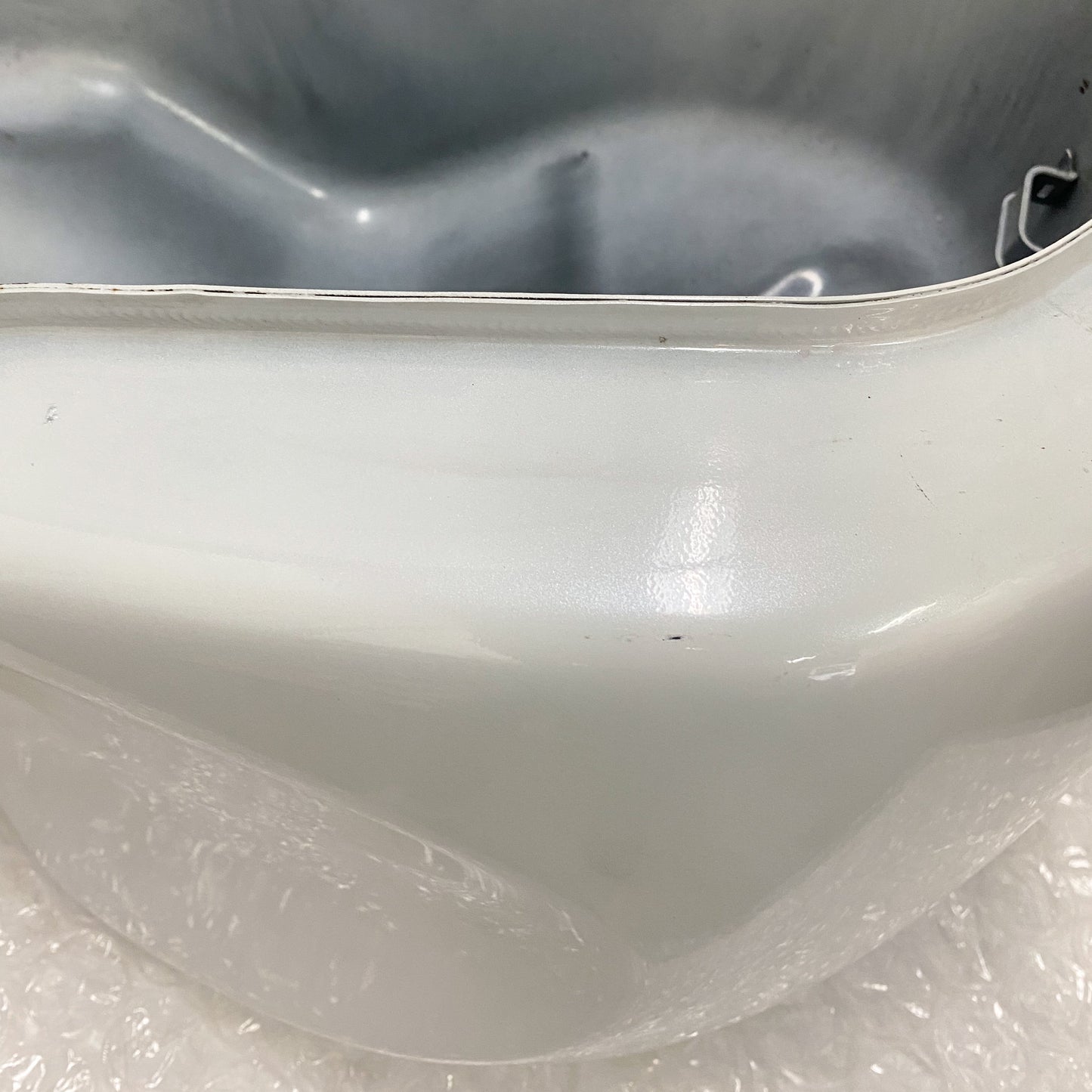 Ducati Monster 1200S Gas Tank White 58612001CB USED (2)