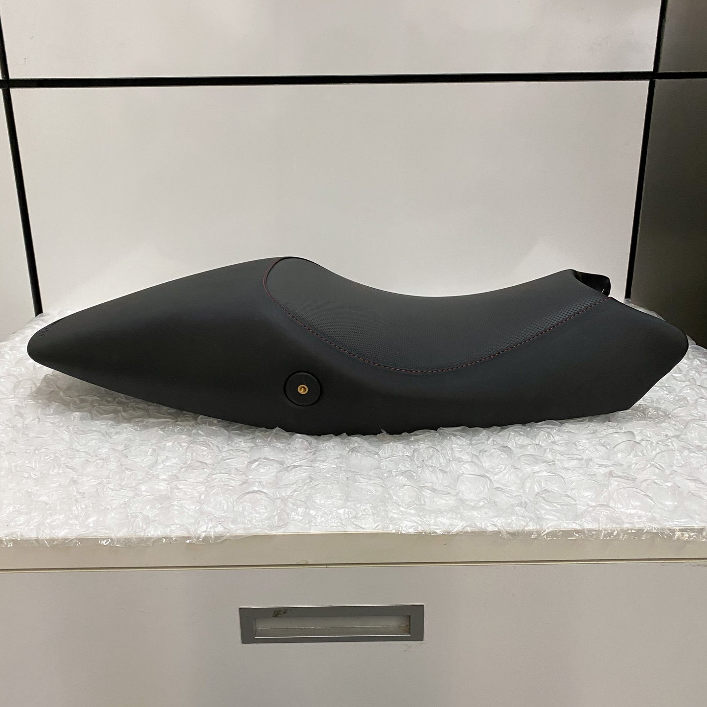 Ducati Monster 796 Seat 59520081C- Take Off