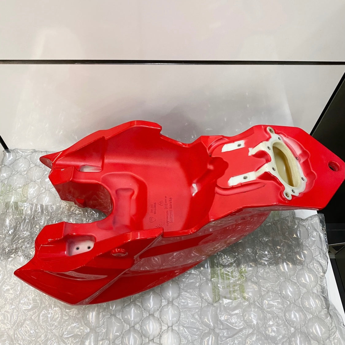 Ducati Streetfighter 1098/1098S Gas Tank, RED 58611861AA USED