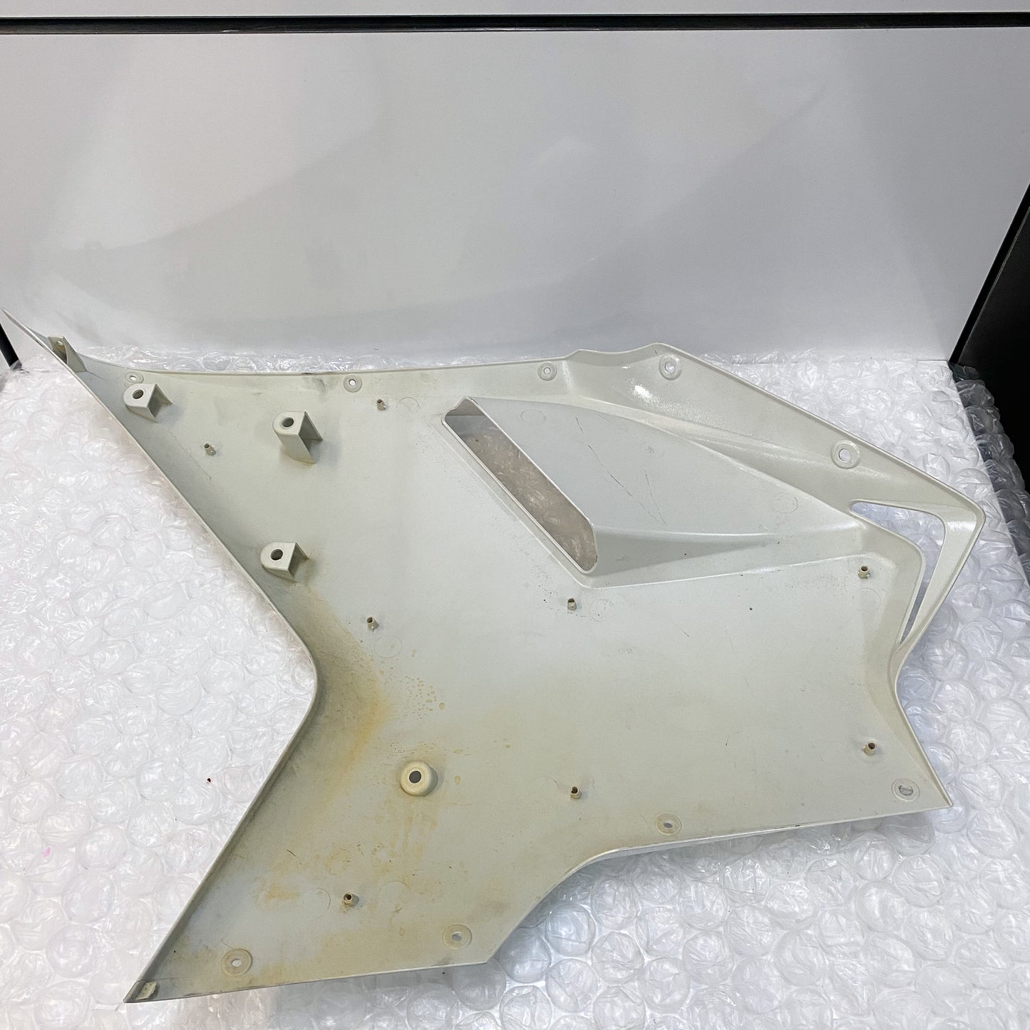Ducati 1198 Right Upper Half Fairing, White 48012293BW USED