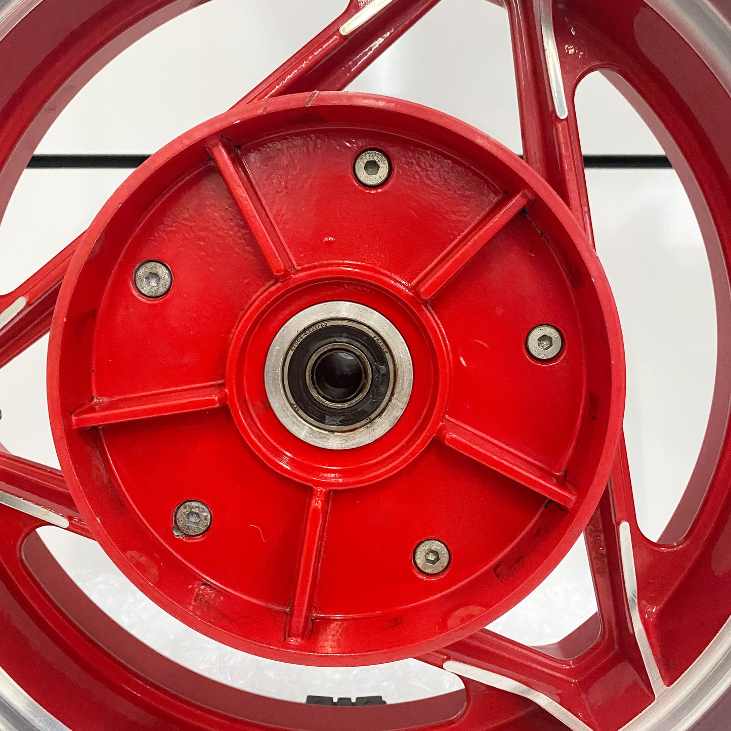 Ducati Paso 750 Sport Rear Wheel Rim Red 067080163 USED