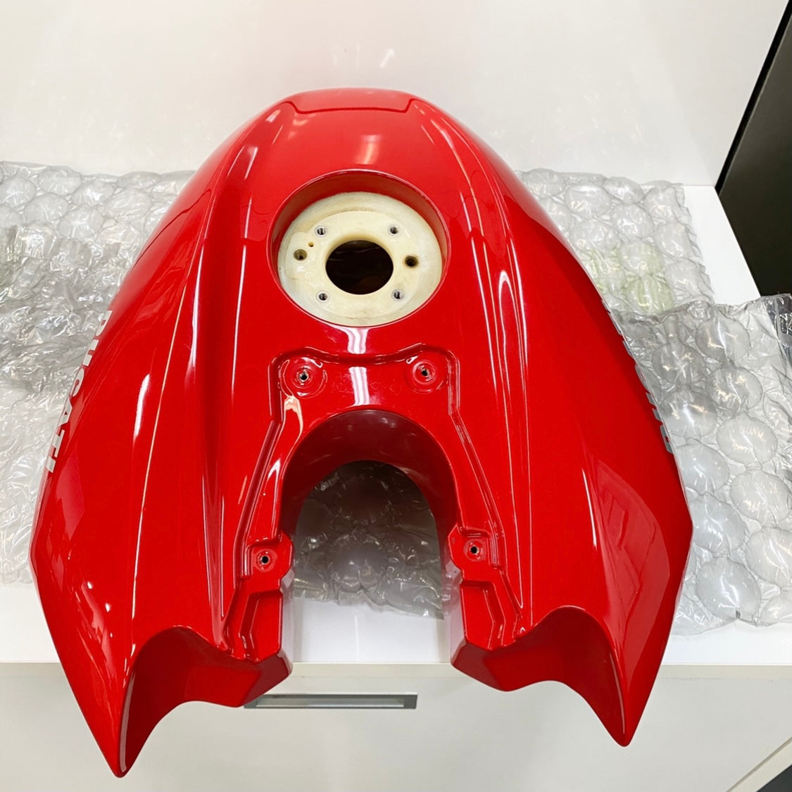 Ducati Streetfighter 1098/1098S Gas Tank, RED 58611861AA USED