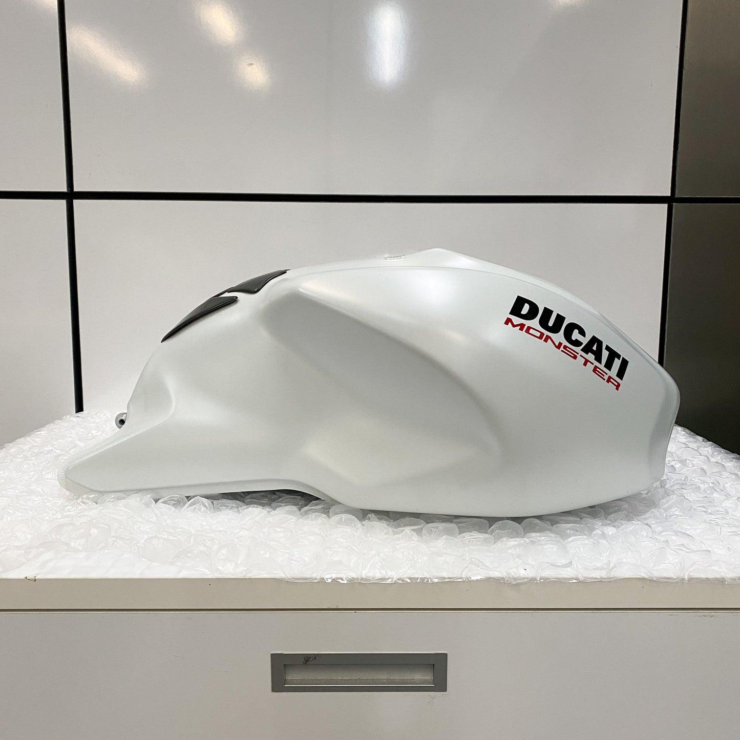 Ducati Monster 821 White Gas Tank Take-Off 58612001CW