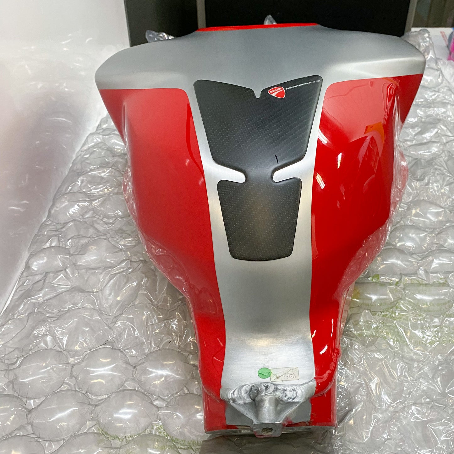 Ducati Panigale 1199 R Gas Tank 58612091AA Take-Off