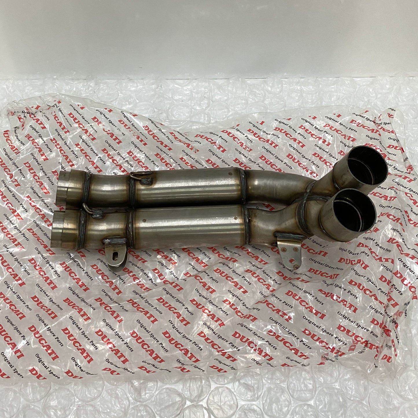 Ducati 748/916/996 Exhaust Pipe Take-Off 57010301A