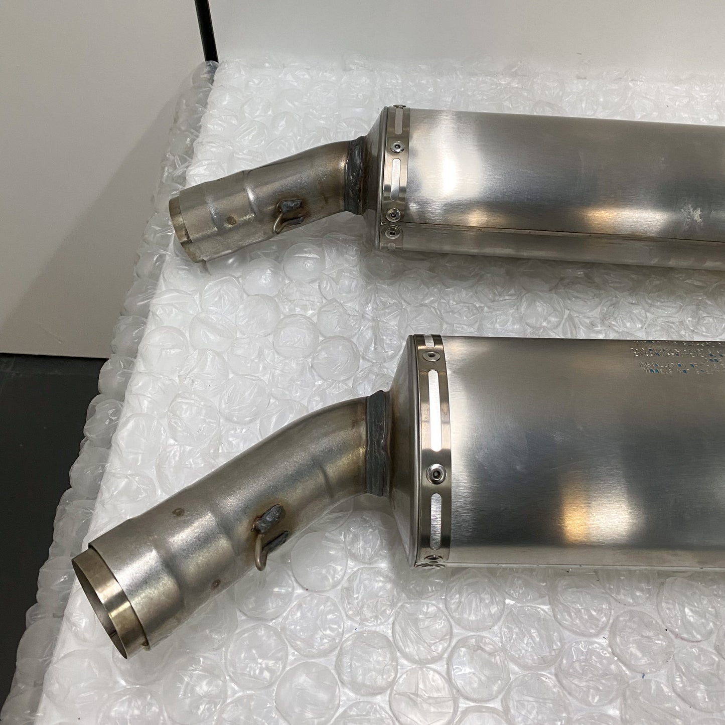 Ducati 848 EVO/848 EVO CORSE SE Stock OEM Exhaust Take-Off 57413171A & 57313171A (5)