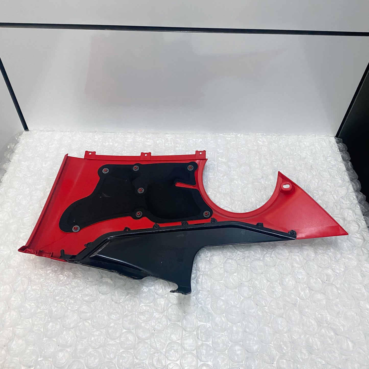 Ducati V4/S Right Lower Fairing 48019262BA Take -OFF (3)
