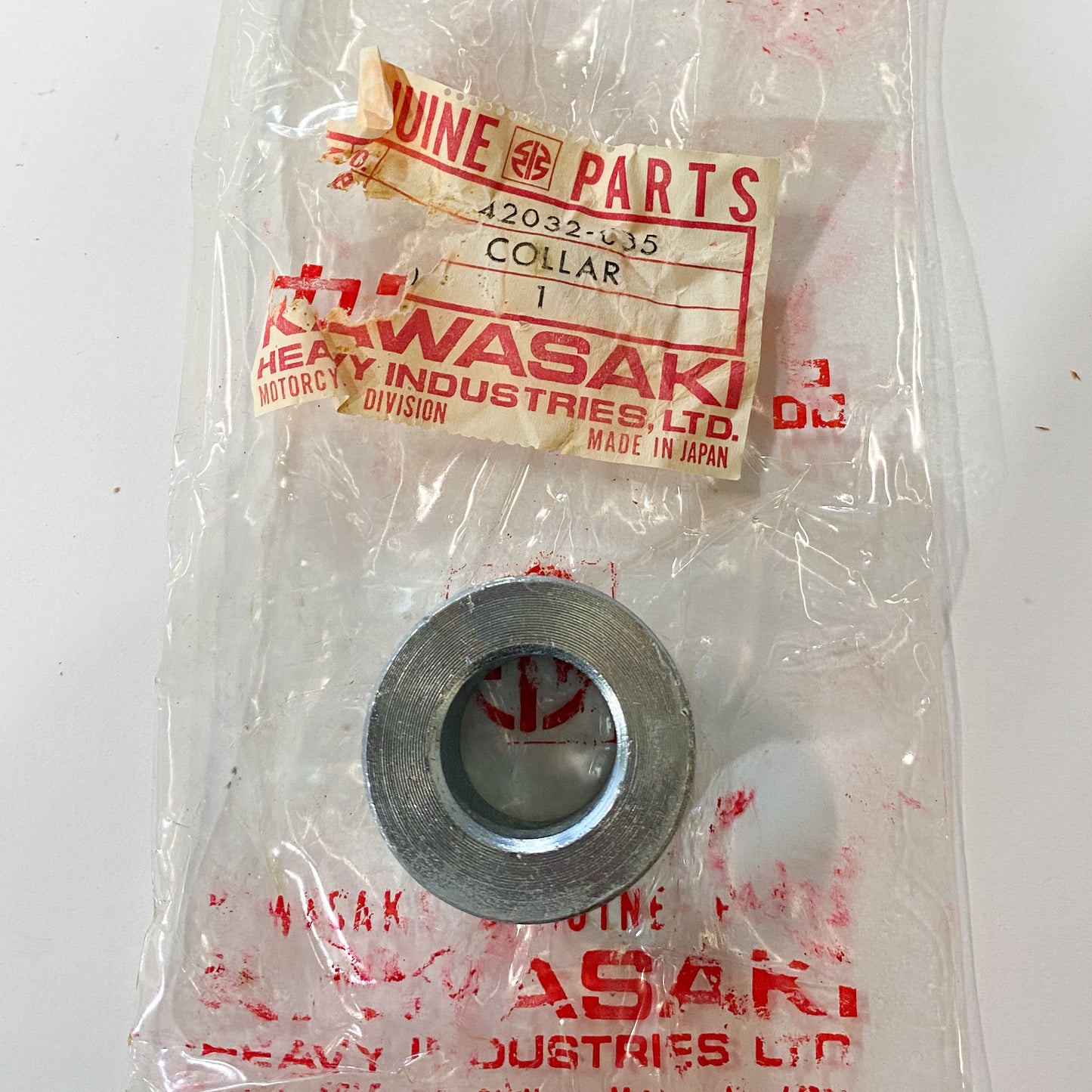 KAWASAKI COLLAR-REAR AXLE,R.H 42032-035