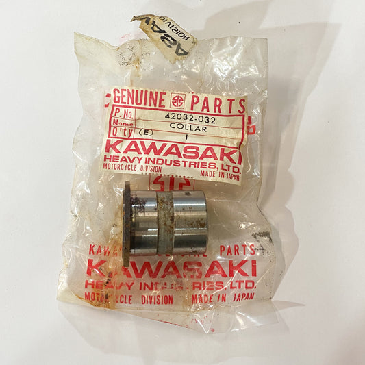 KAWASAKI COLLAR-REAR HUB 42032-032