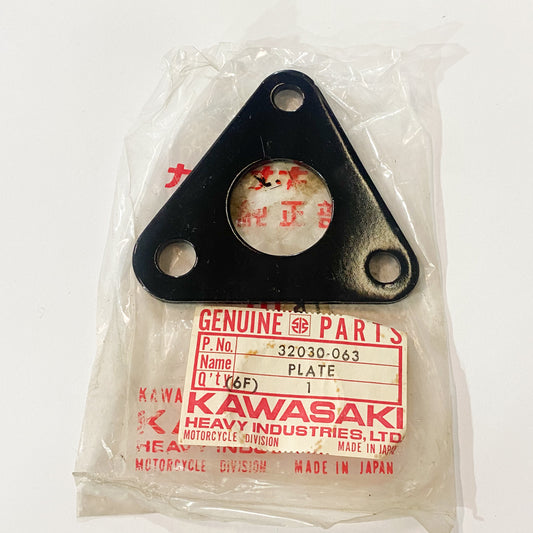 KAWASAKI PLATE,FRONT ENG.MOUNT 32030-063