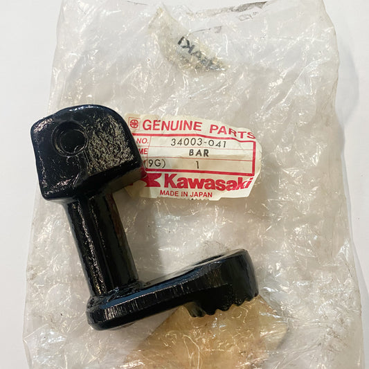 KAWASAKI HOLDER-FOTREST BAR RH 34003-041