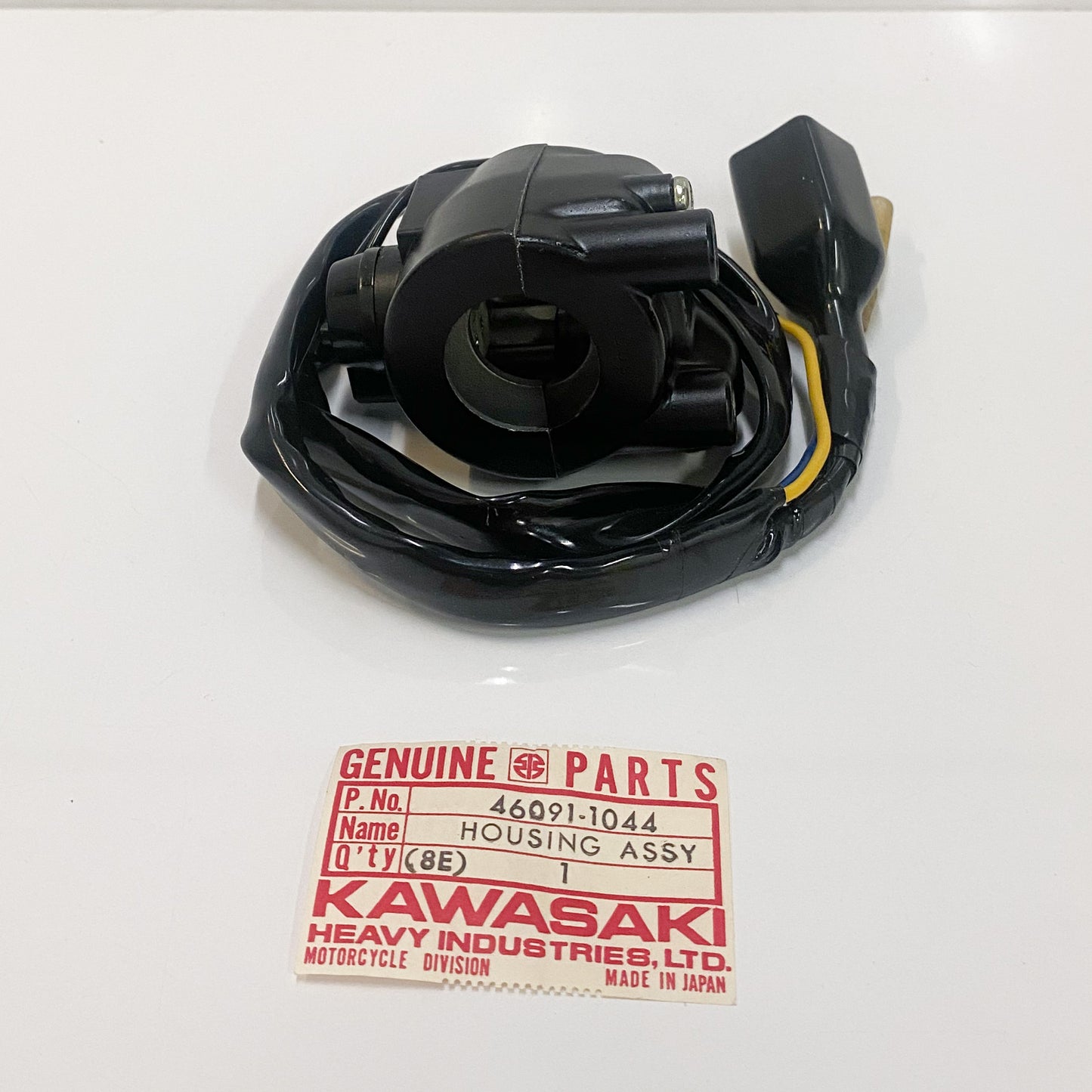 KAWASAKI  HOUSING ASSY,CONT,R.H 46091-1044