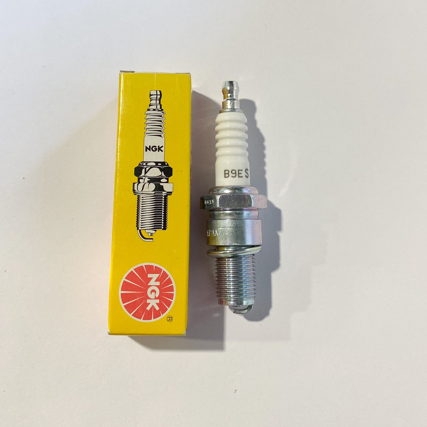 NGK 2611 B9ES NICKEL SPARK PLUG