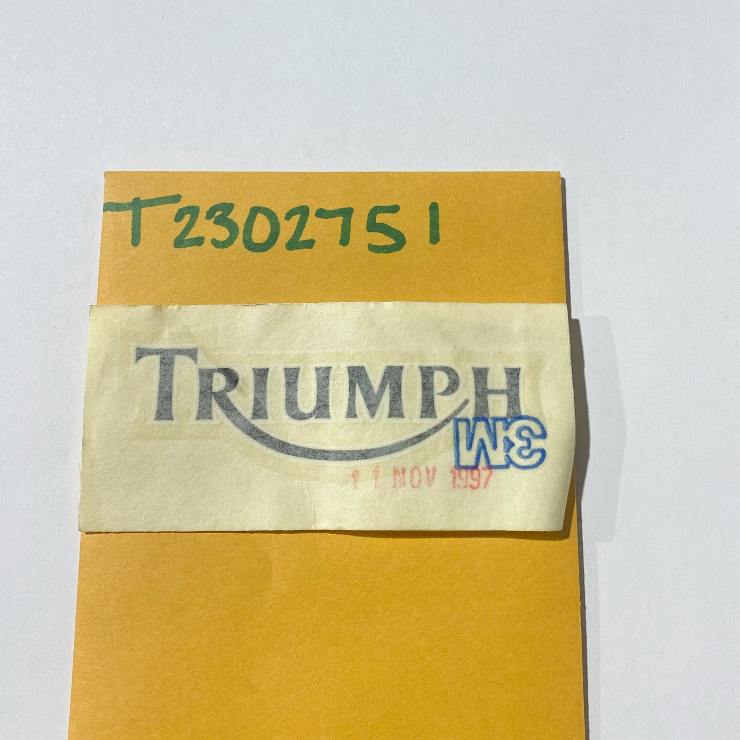 TRIUMPH - DECAL, SEAT CAP T2302751