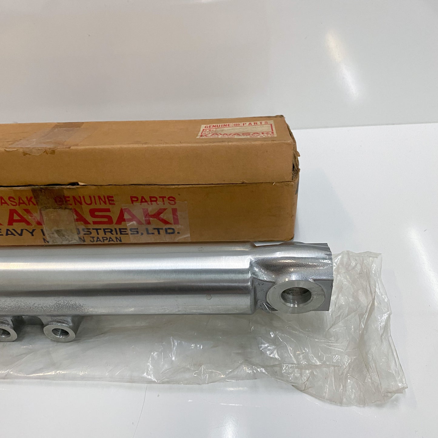 NOS KAWASAKI TUBE,LH,FORK OUTER 44005-1009