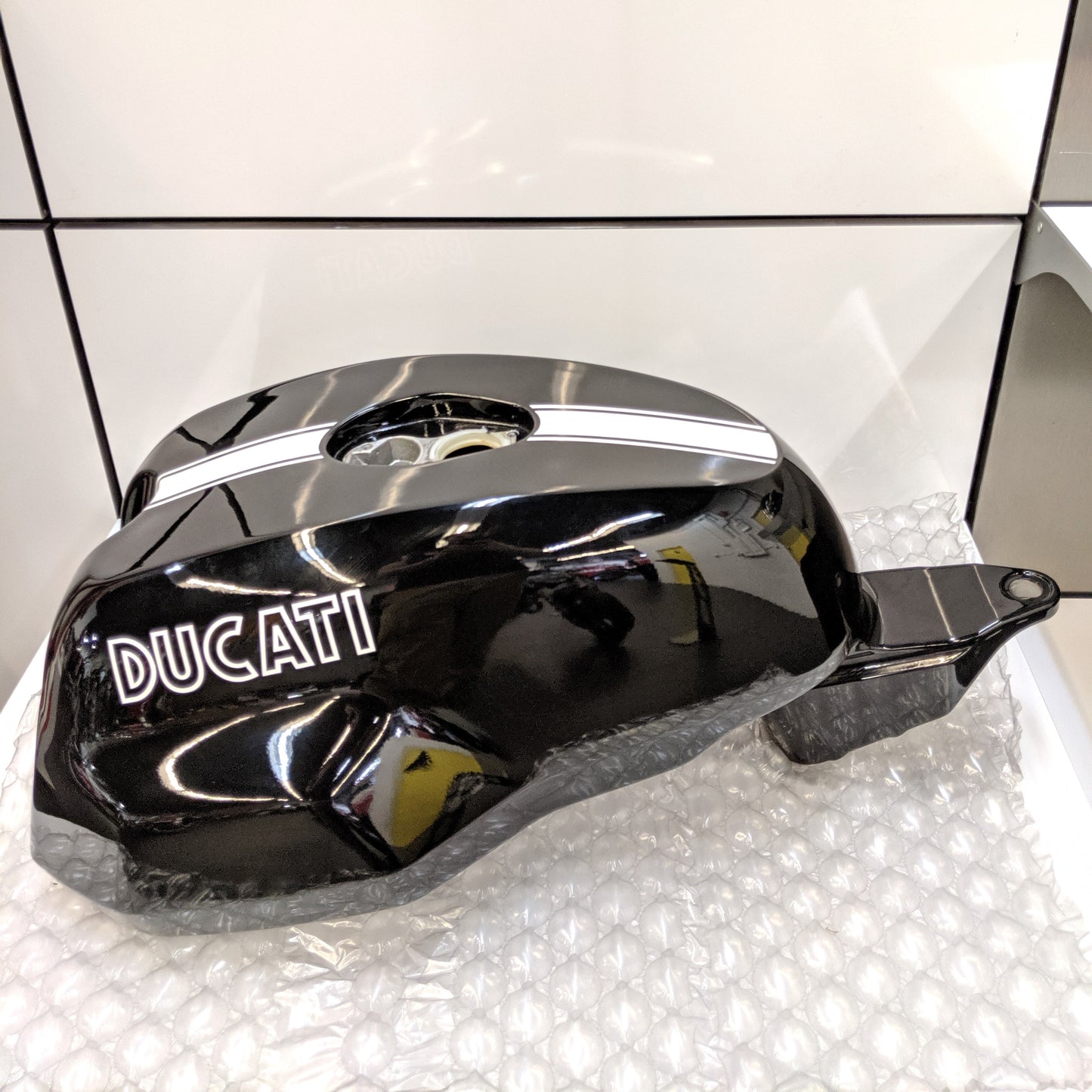 Ducati Sport Classic 1000 Used Gas Tank 58610721BV