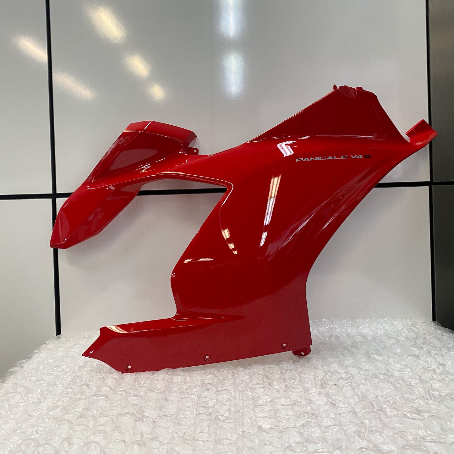 Ducati Panigale V4S Right Upper Fairing Red, 48019172AA USED