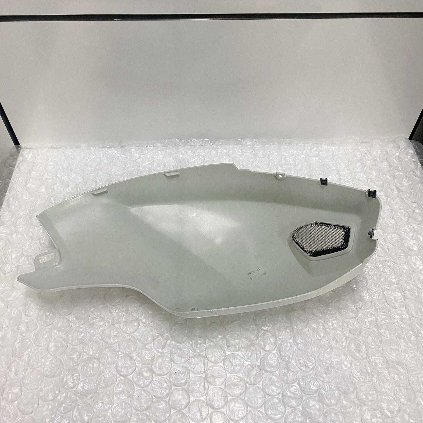 Ducati M 696/1100 Pearl White Left Tank Panel 48012591DW NTOP