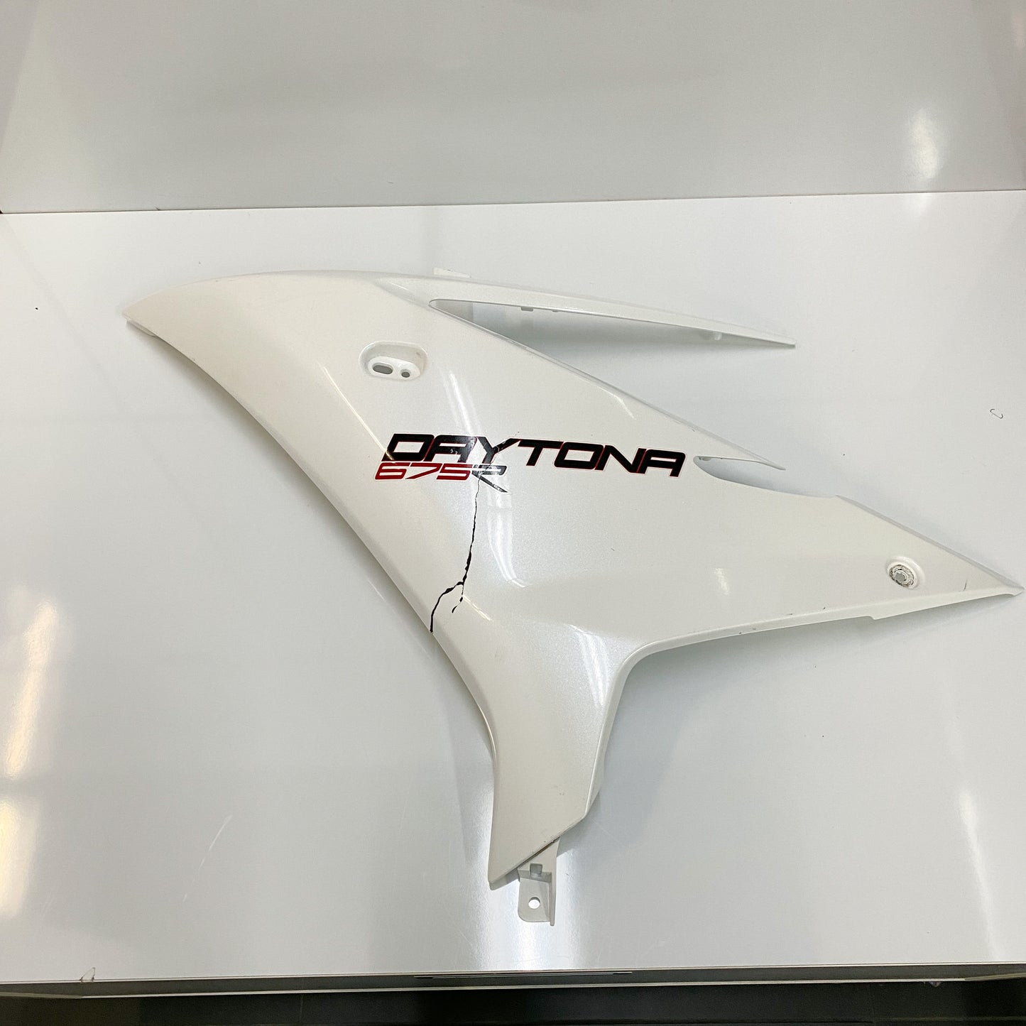 Triumph Daytona 675 R LH Upper Fairing, Crystal White T2309573-NW USED