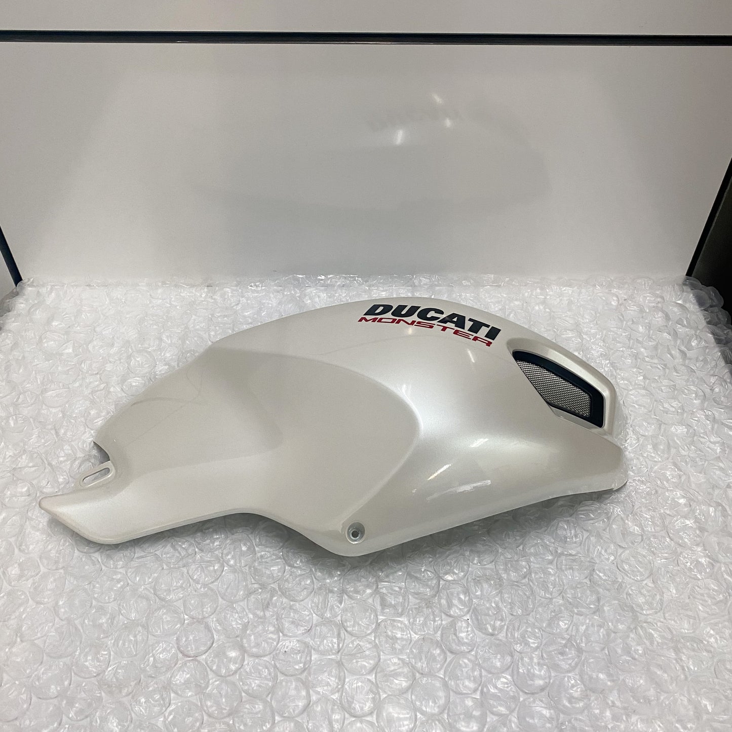 Ducati Monster 696/1100 Pearl White Right Tank Panel 48012591CW (2)