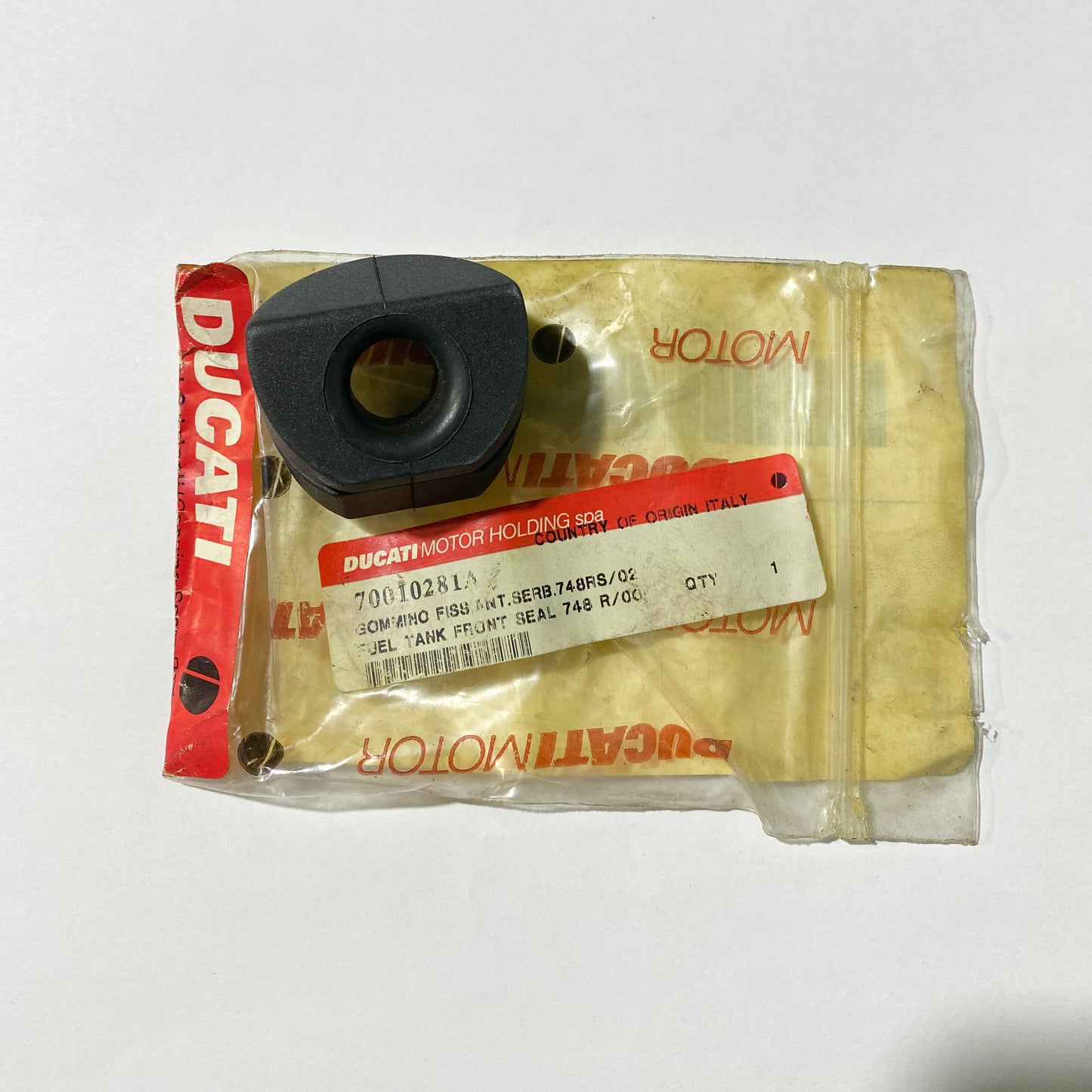 DUCATI FUEL TANK FRONT SEAL 748 R/00. RUBBER PAD 70010281A