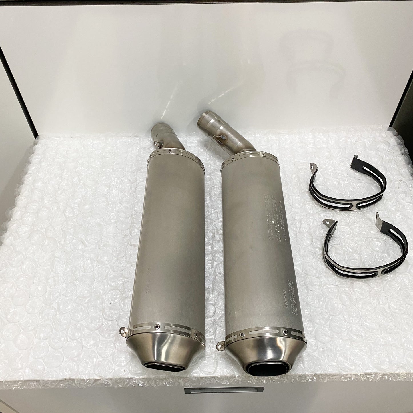 Ducati 848 EVO/848 EVO CORSE SE Stock OEM Exhaust Take-Off 57413171A & 57313171A (3)