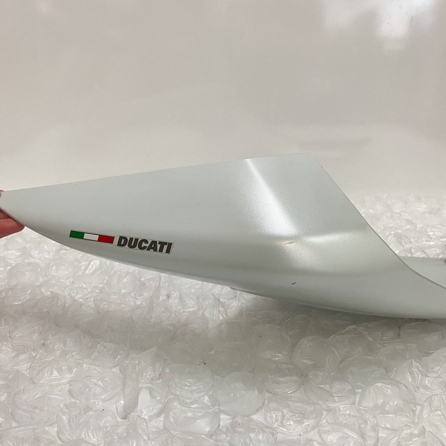 Ducati 959 Frame Cover RH, White 48212161AW USED (2)