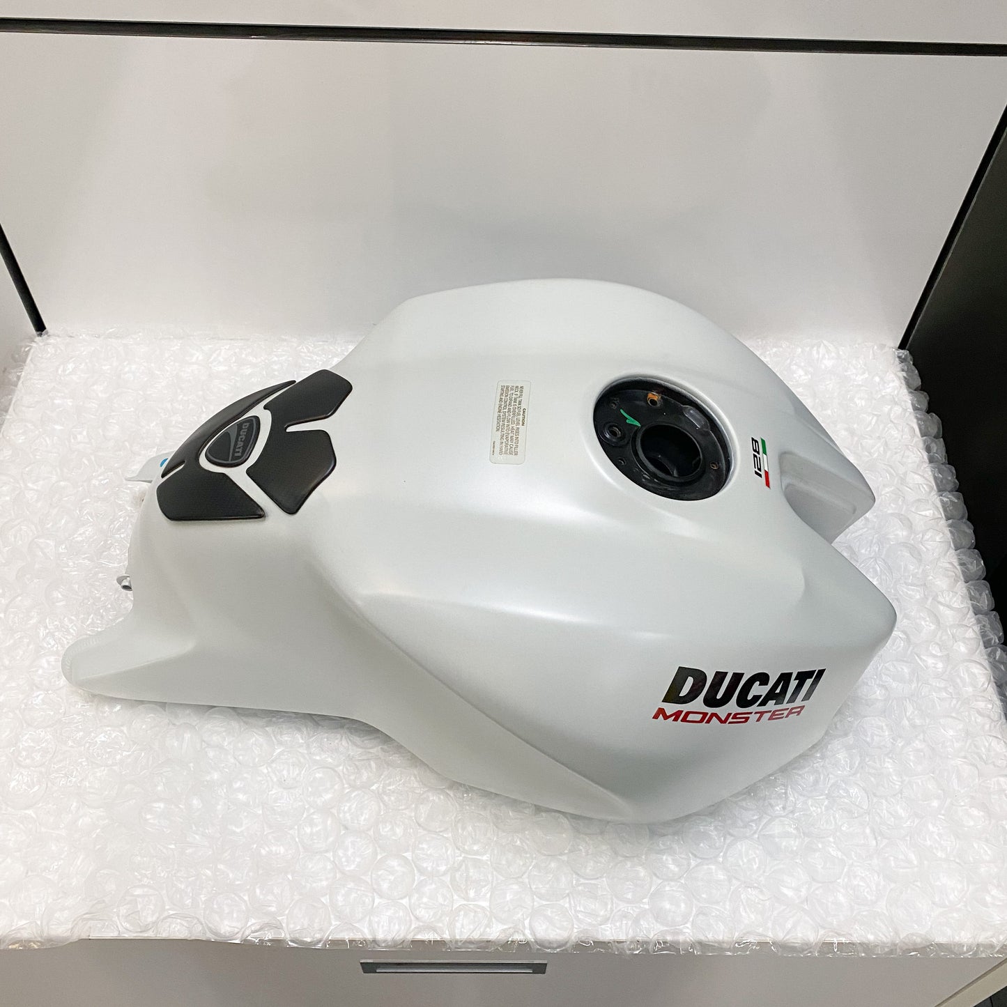 Ducati Monster 821 White Gas Tank Take-Off 58612001CW