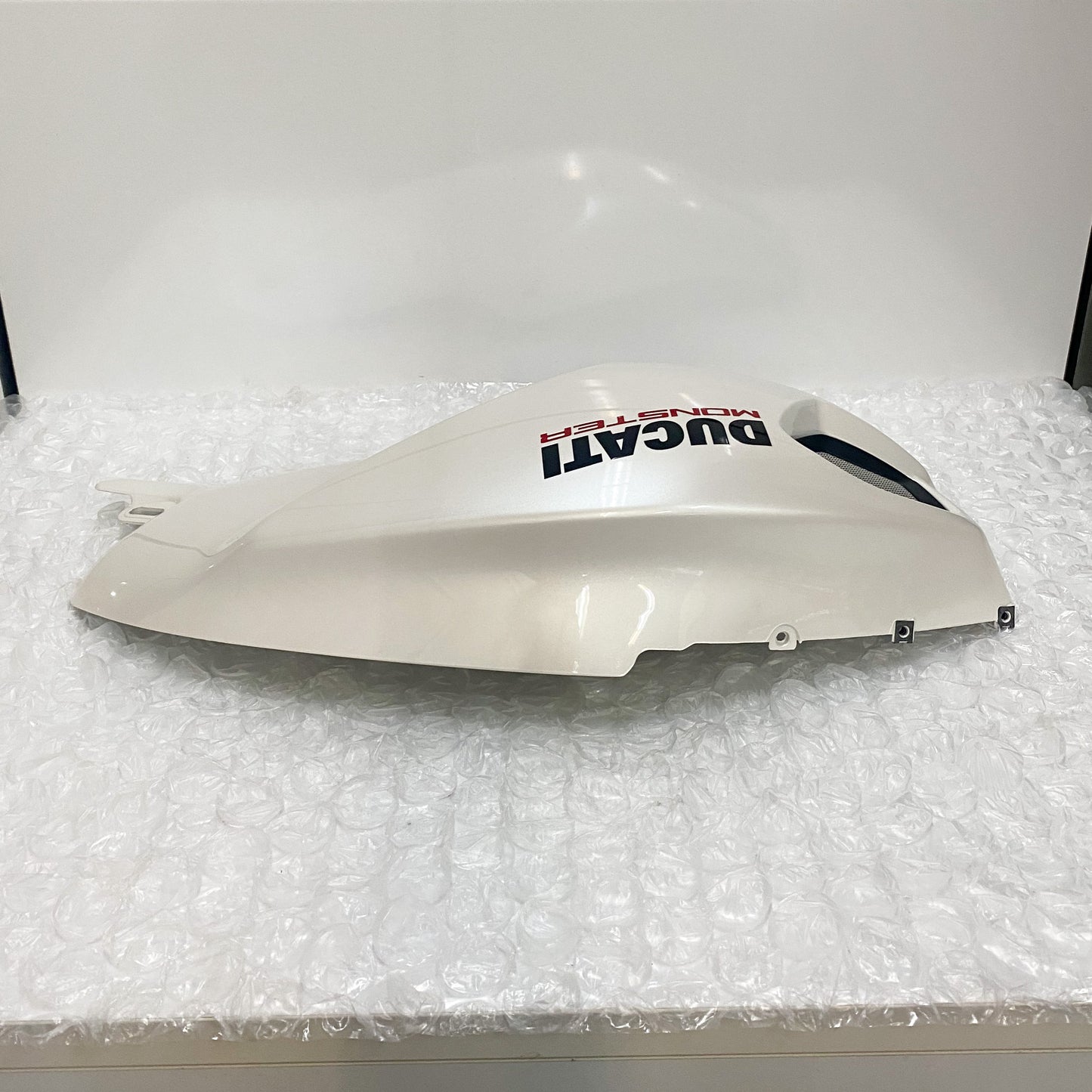 Ducati M 696/1100 Pearl White Left Tank Panel 48012591DW NTOP
