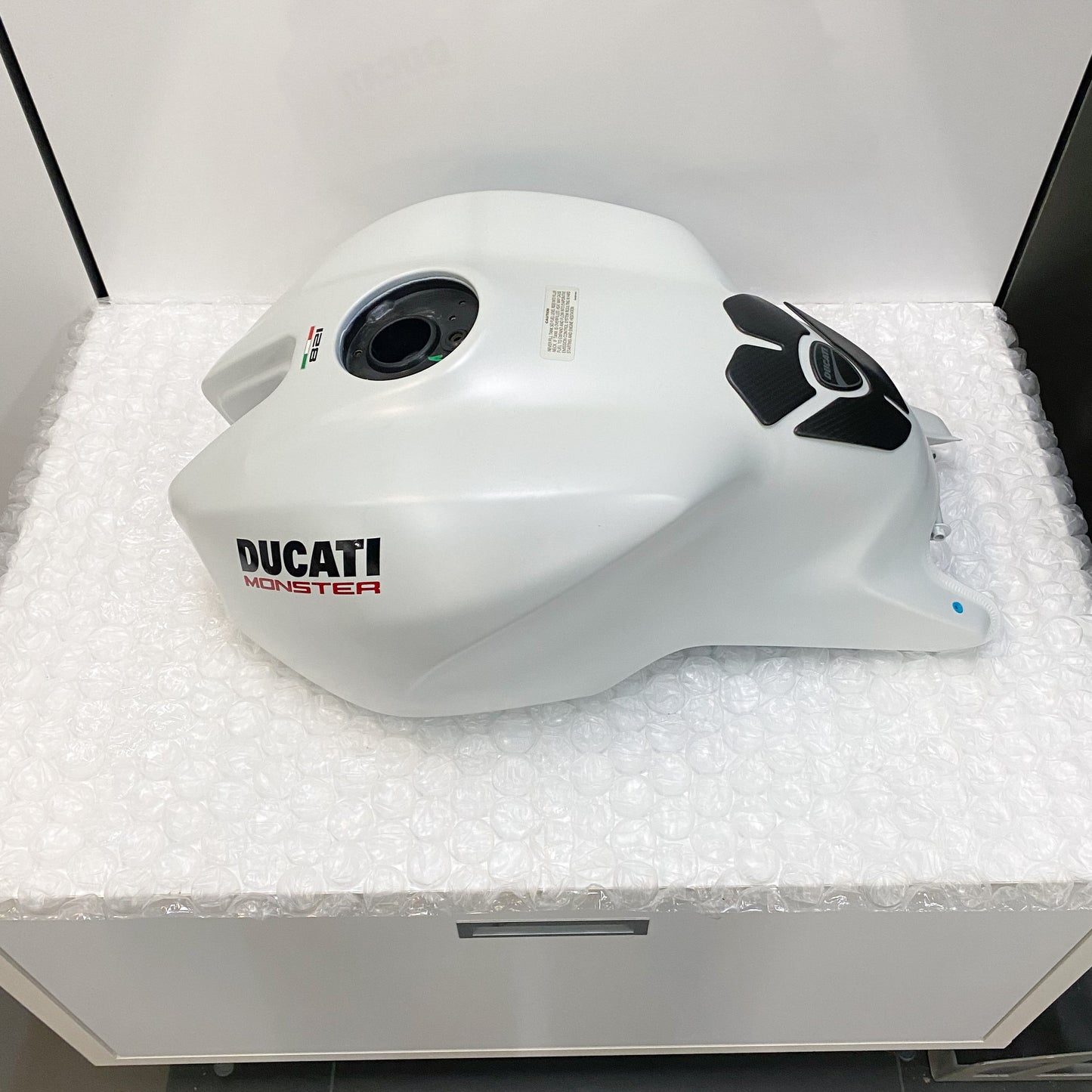 Ducati Monster 821 White Gas Tank Take-Off 58612001CW