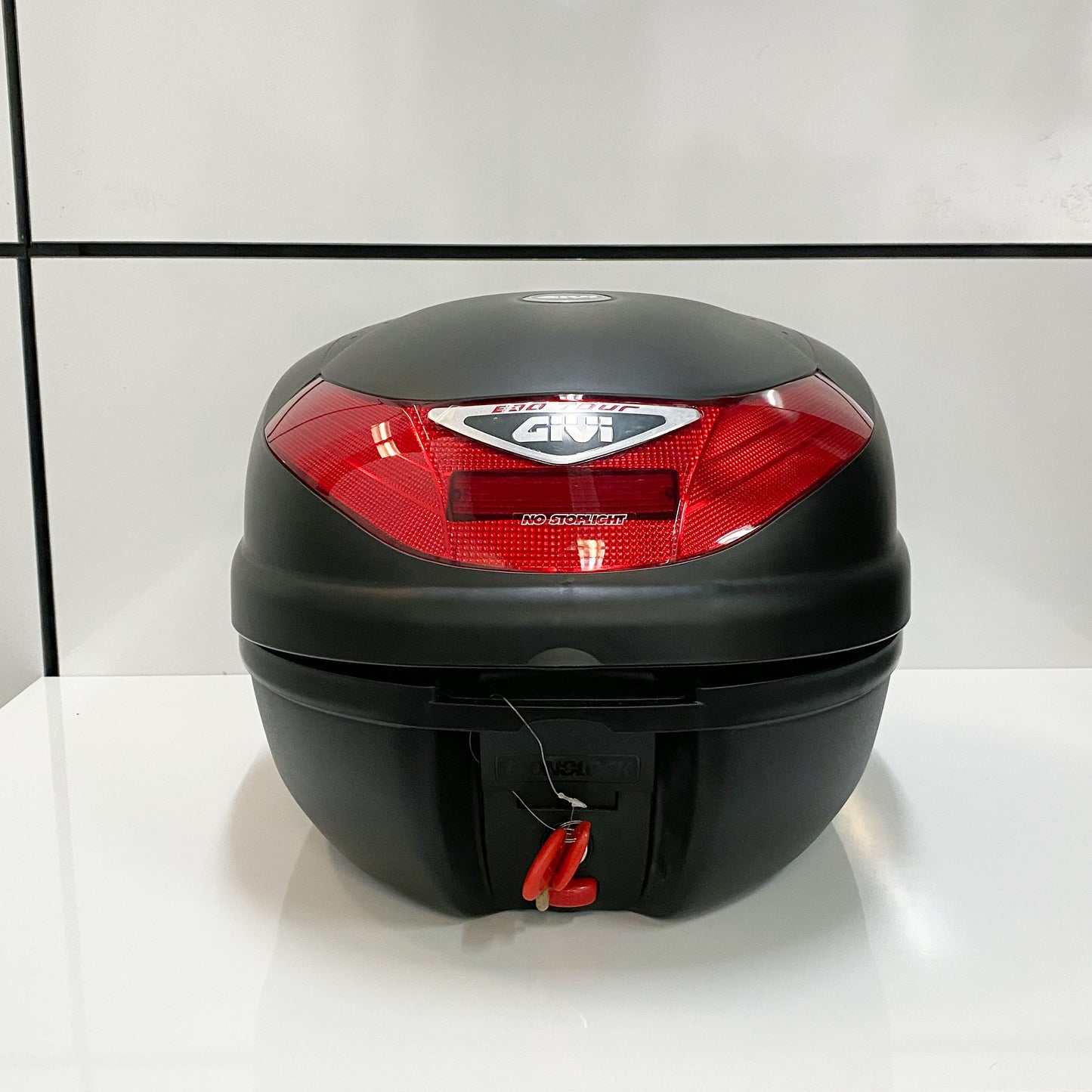 GIVI E30 TOP CASE MATTE BLACK, NEW OPEN BOX