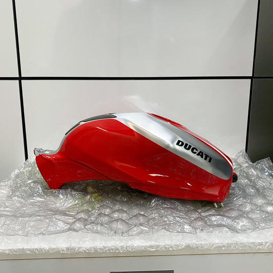 Ducati Panigale 1199 R Gas Tank 58612091AA Take-Off