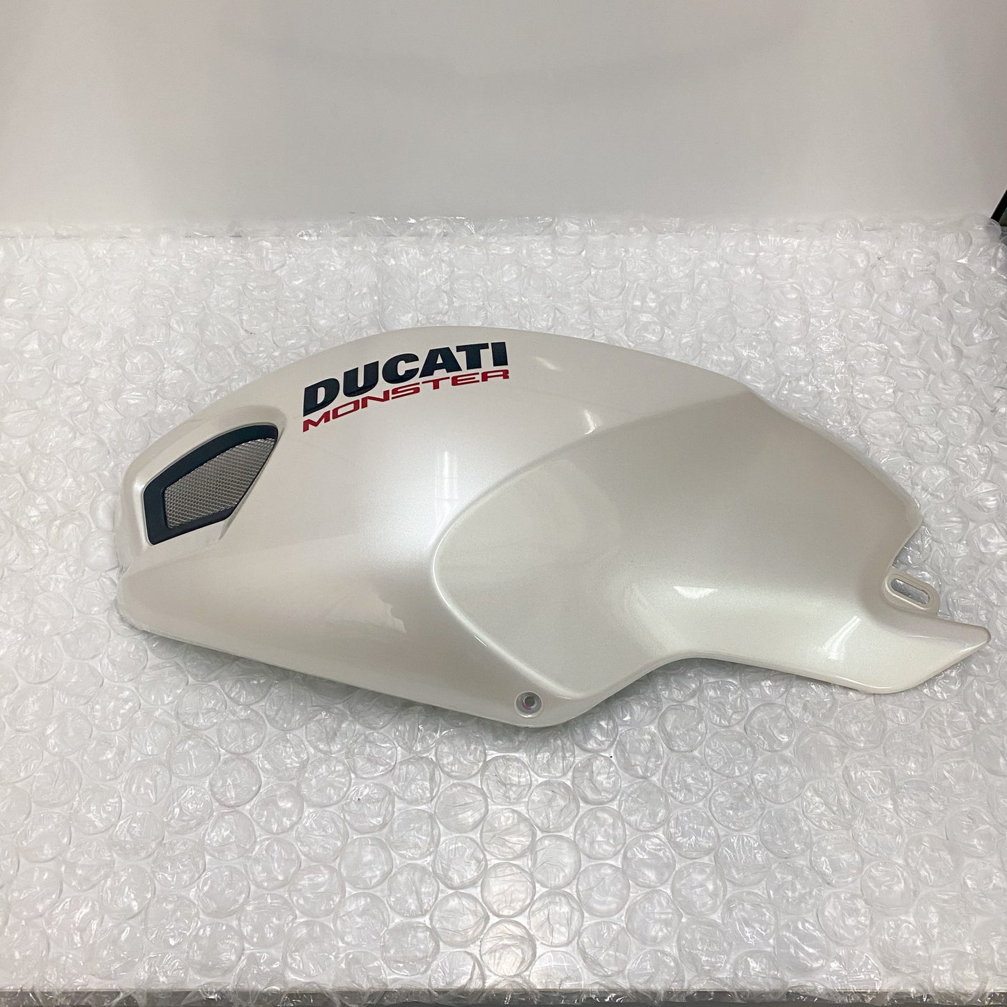 Ducati M 696/1100 Pearl White Left Tank Panel 48012591DW NTOP